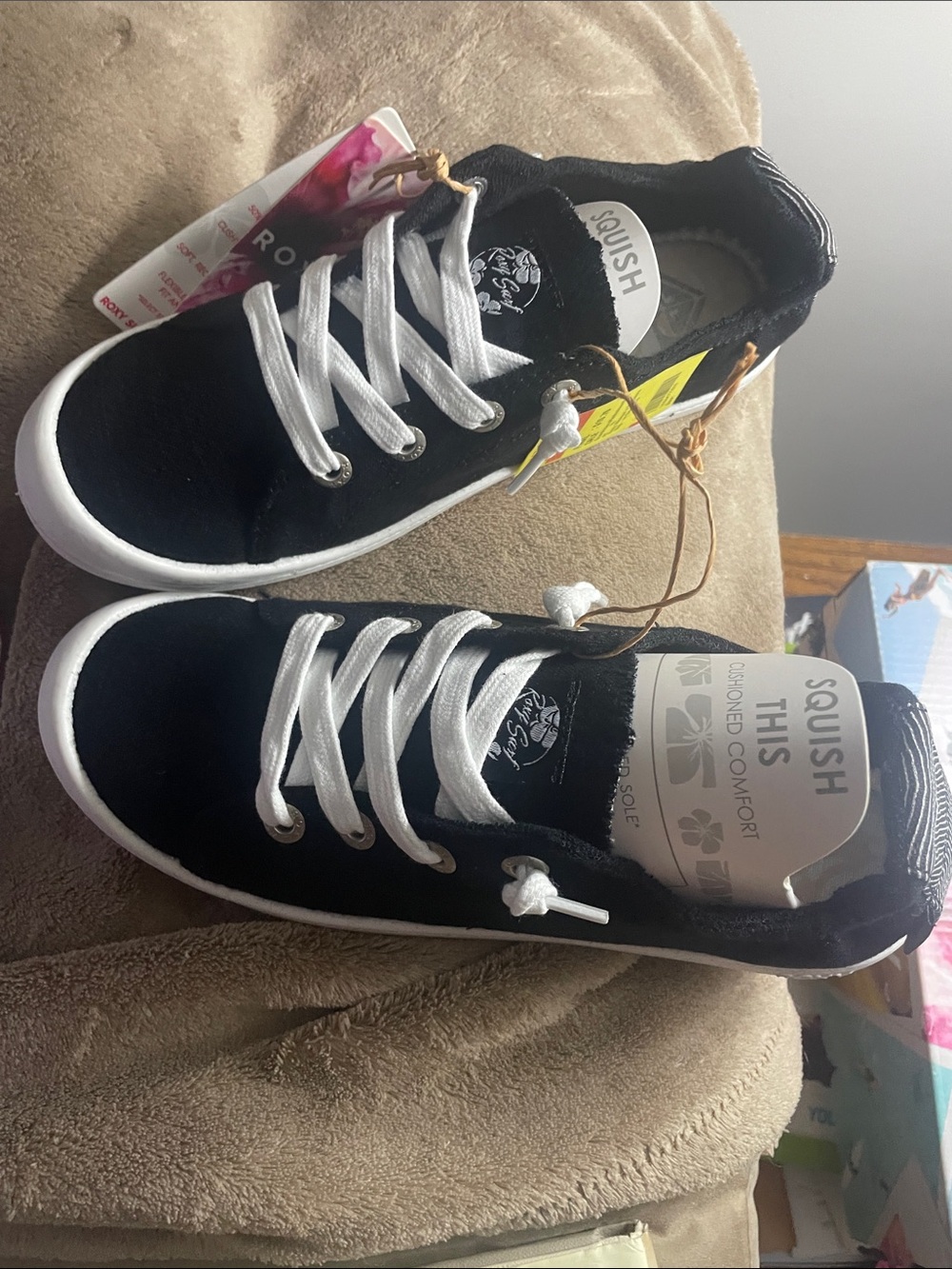RoxyBlack Sneakers with White Laces